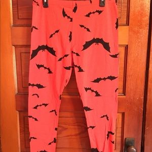 City Streets Halloween Bats Leggings